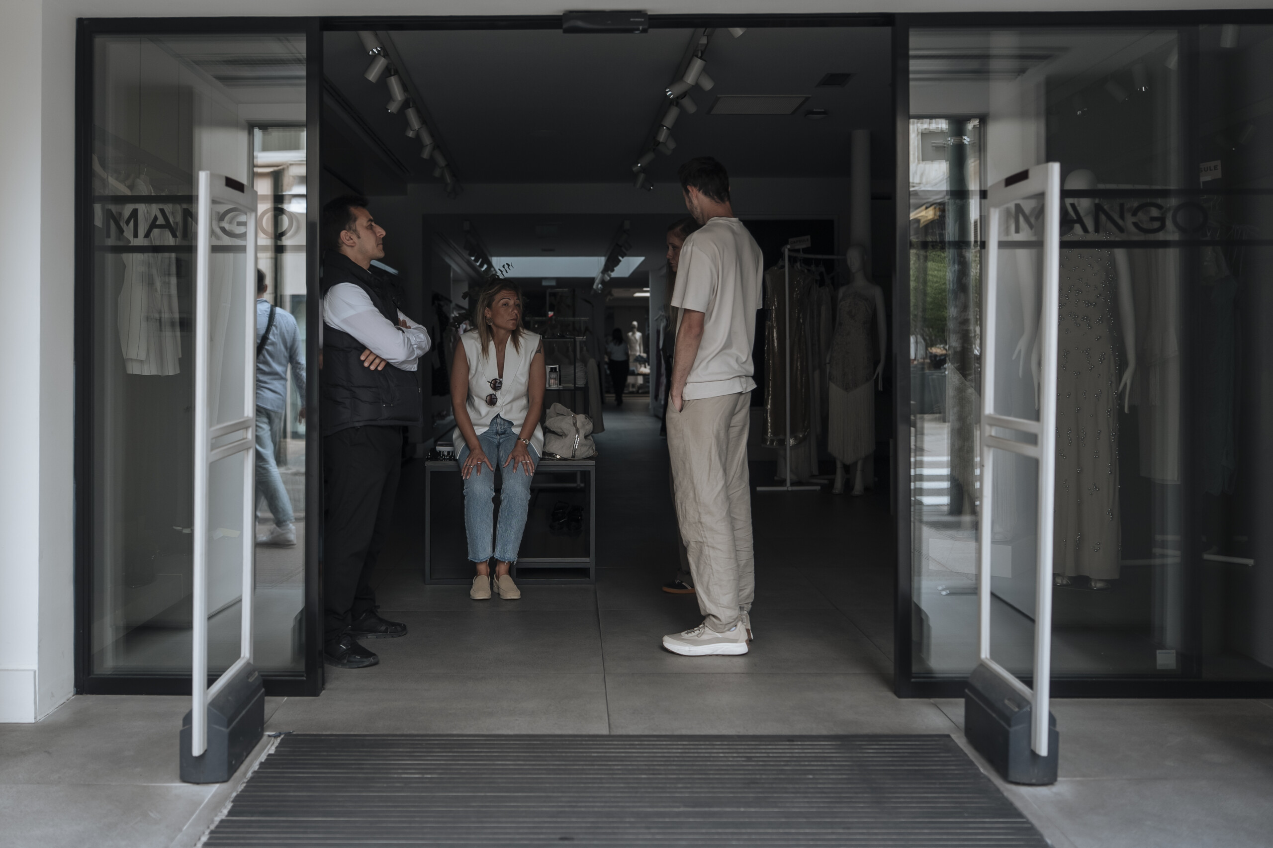 france des anarchistes revendiquent la coupure delectricite a cannes scaled