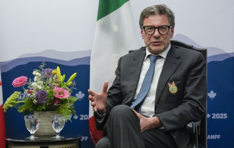 banques giorgetti totale harmonie avec chigi sinon je demissionne