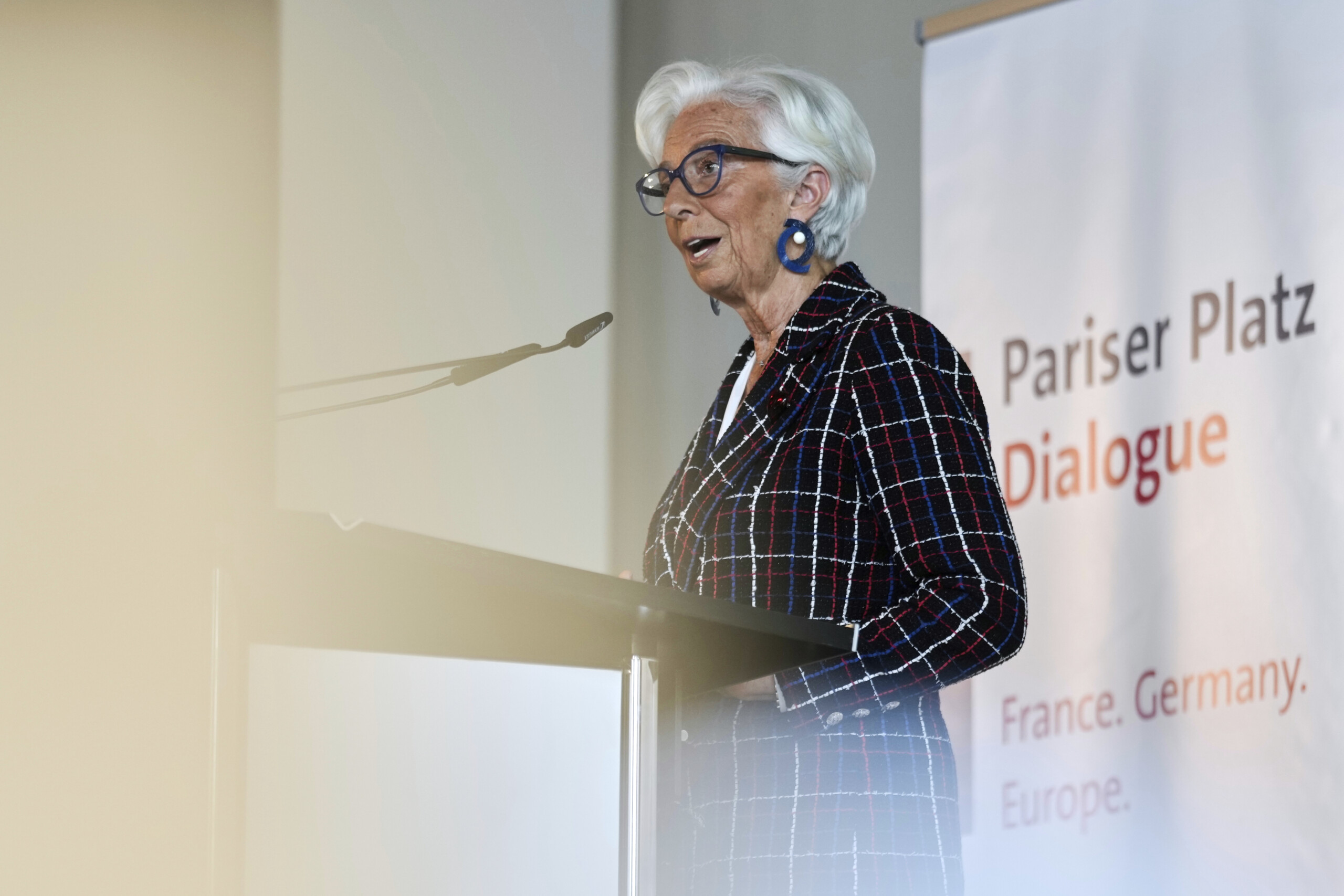 bce dement les rumeurs de depart lagarde determinee a accomplir son mandat scaled