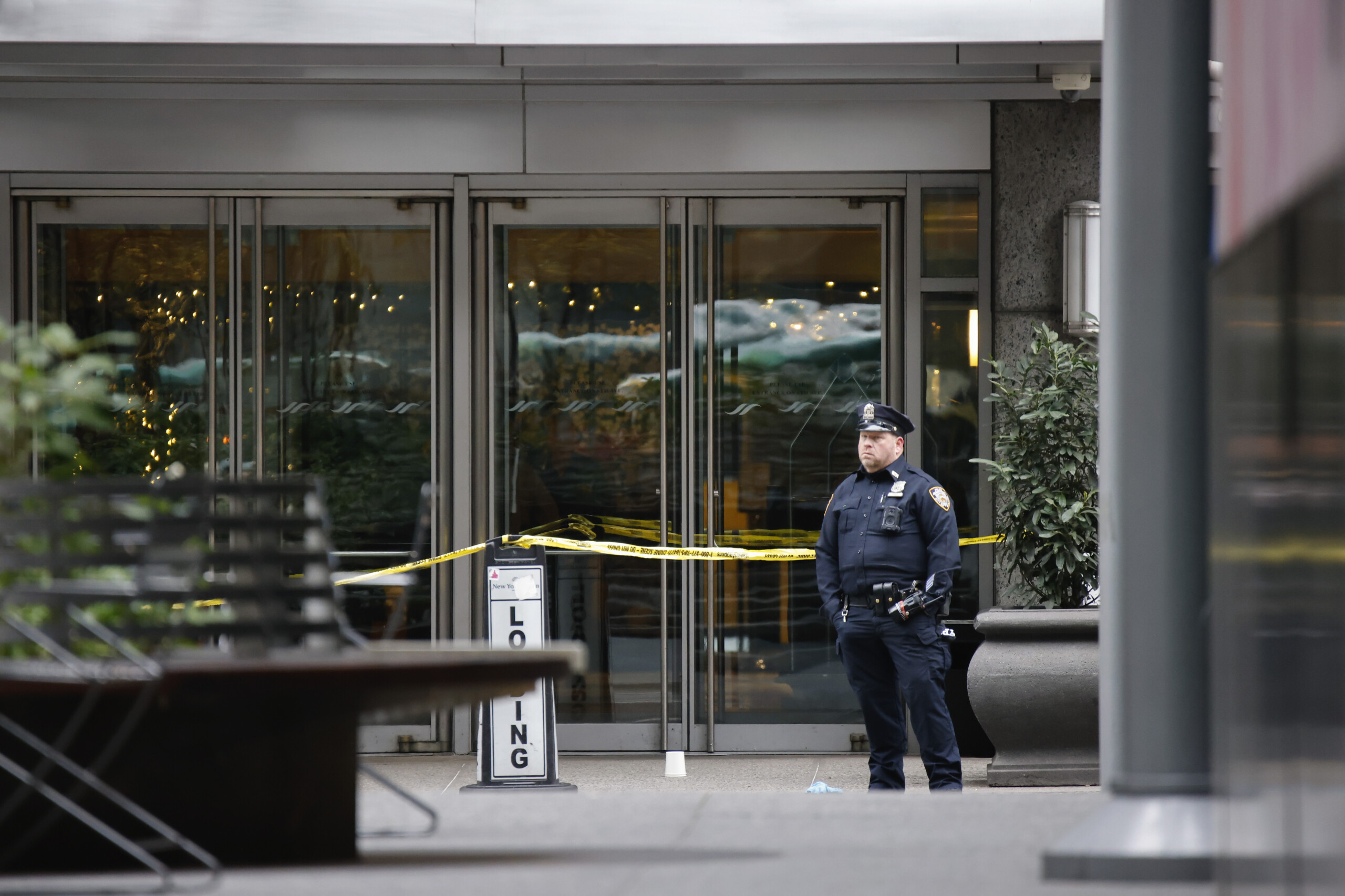 etats unis incendie a lhotel hilton de manhattan scaled