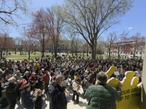 etats unis les etudiants de harvard protestent contre ladministration trump