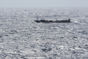 migrants un bateau chavire aux canaries le bilan salourdit a 7 morts