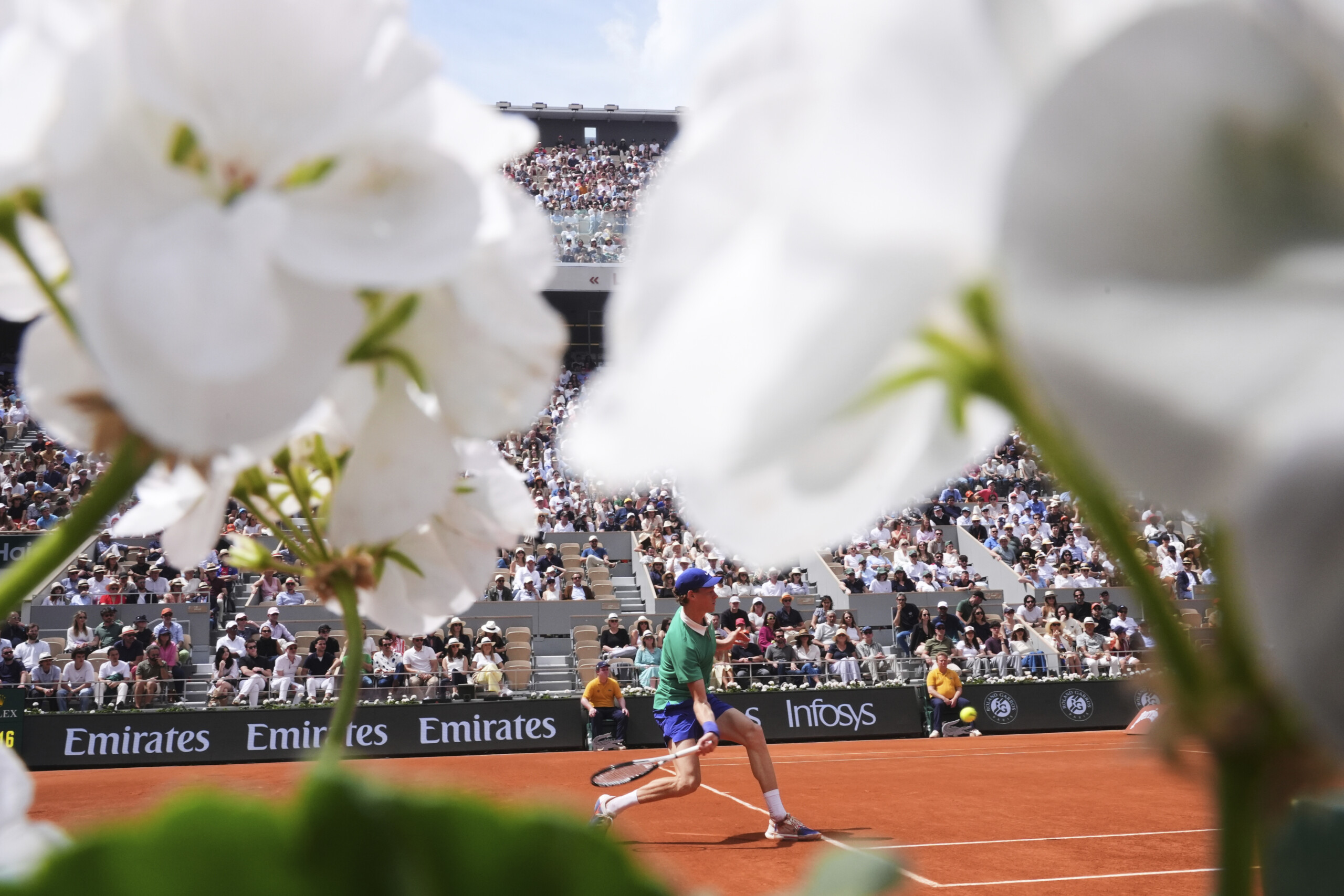 roland garros sinner bat gasquet et se qualifie pour le troisieme tour scaled