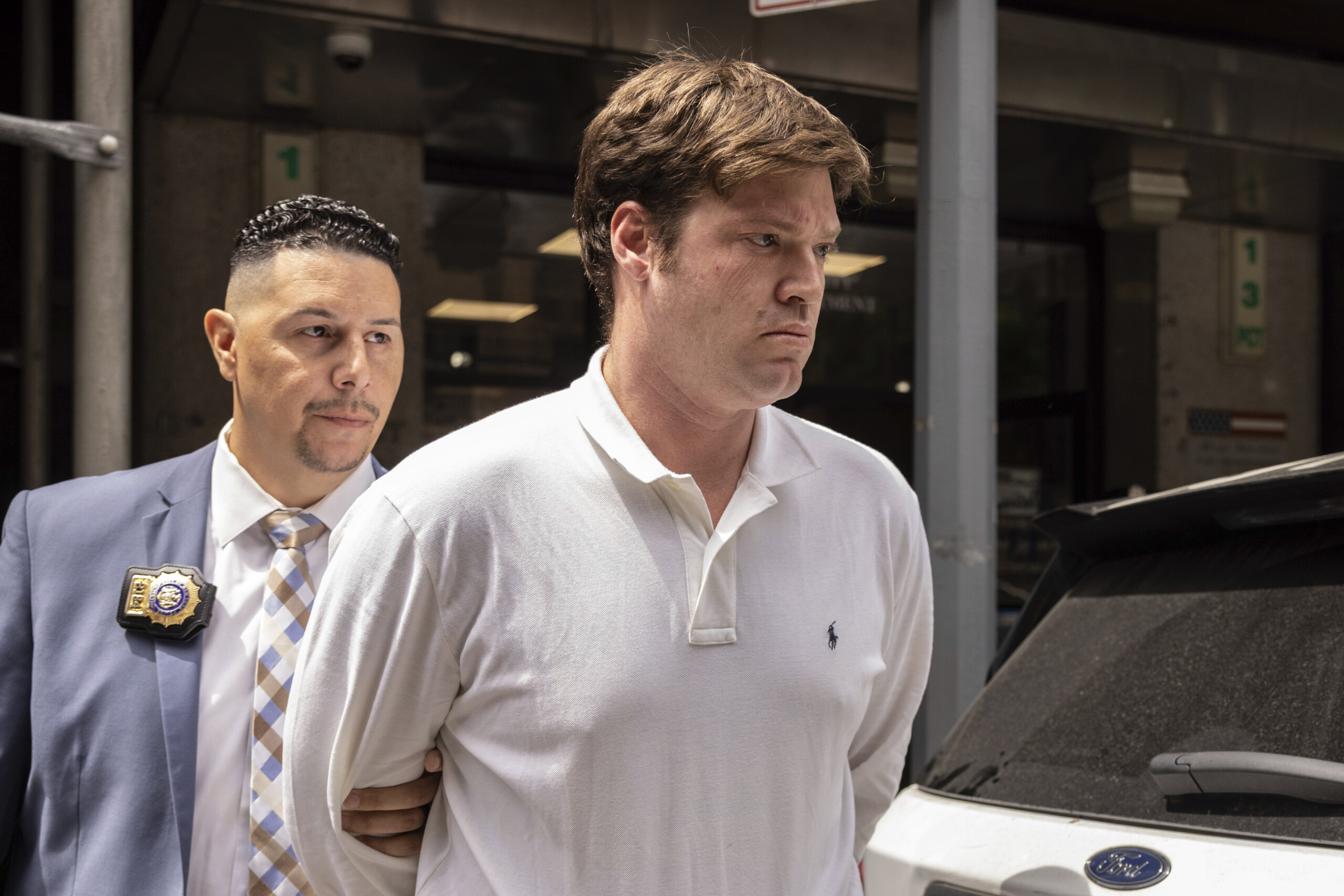 new york enquete sur des agents de securite dans une maison ou un italien a ete torture scaled