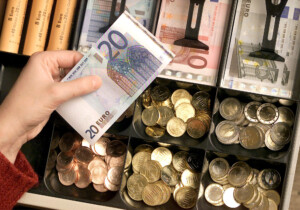 pib istat confirmation de 03 au 1er trimestre la croissance annuelle relevee a 07