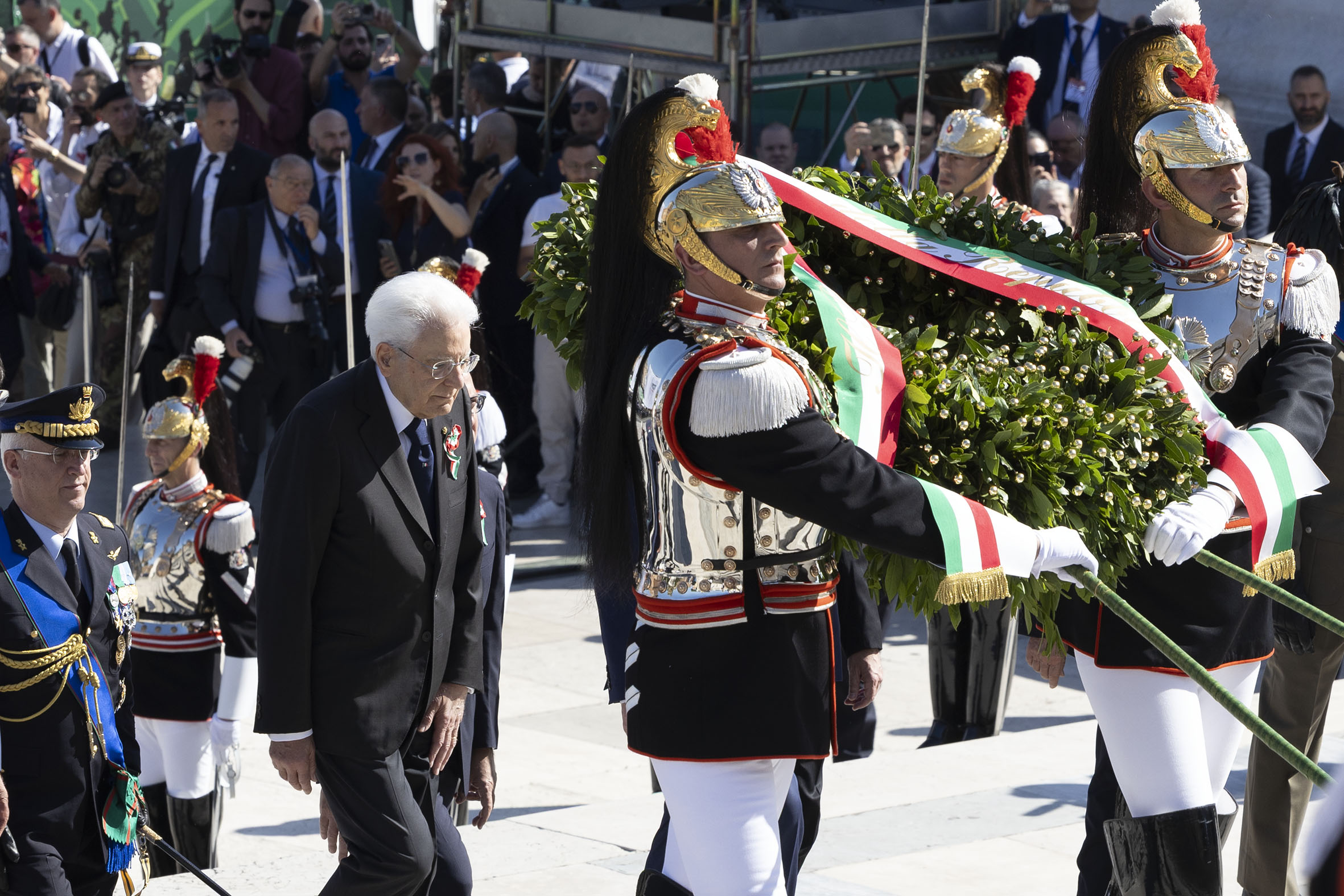 2 juin mattarella lengagement des forces armees est plus important que jamais pour la securite