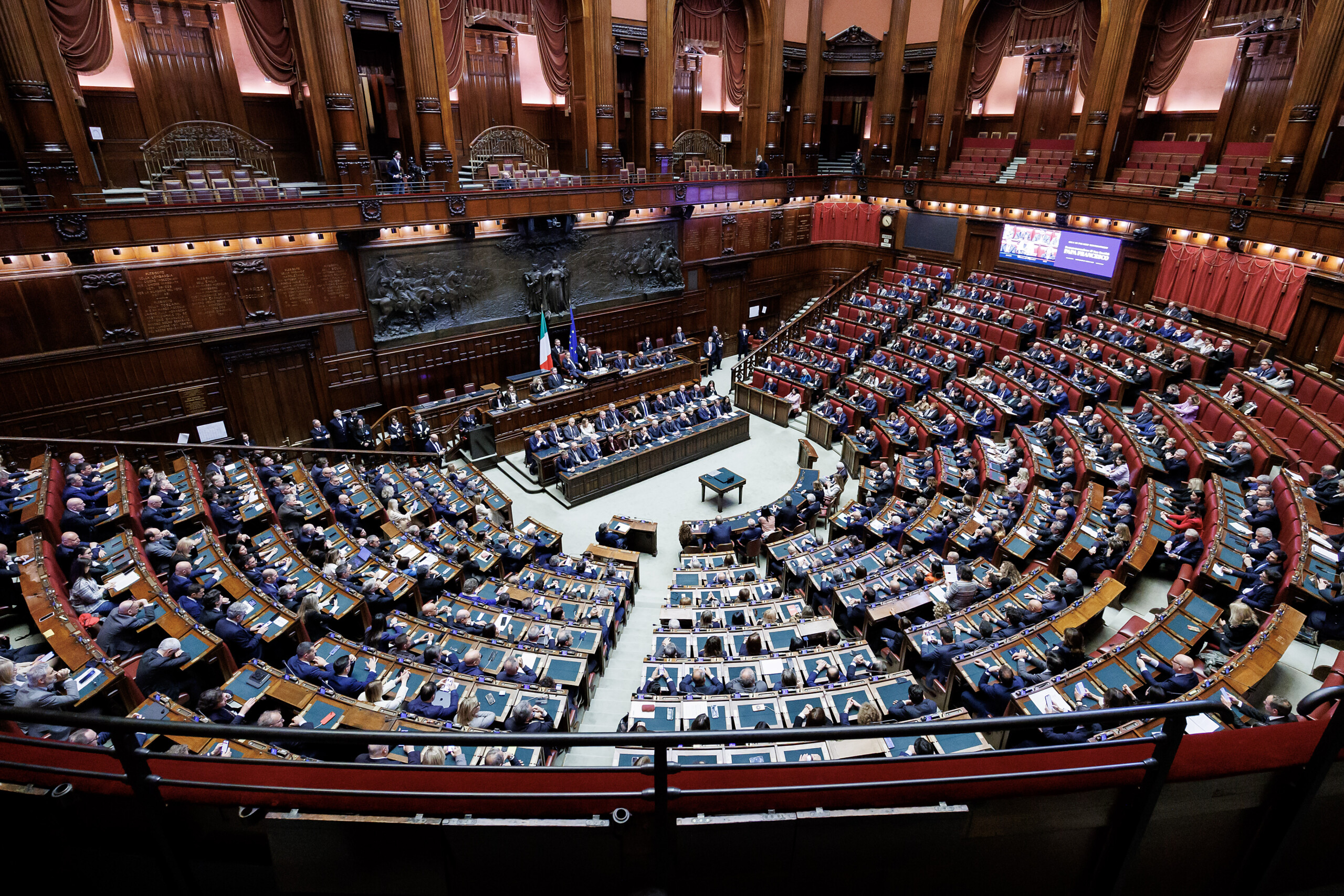 decret pnrr vote de confiance approuve par la chambre avec 189 voix pour scaled