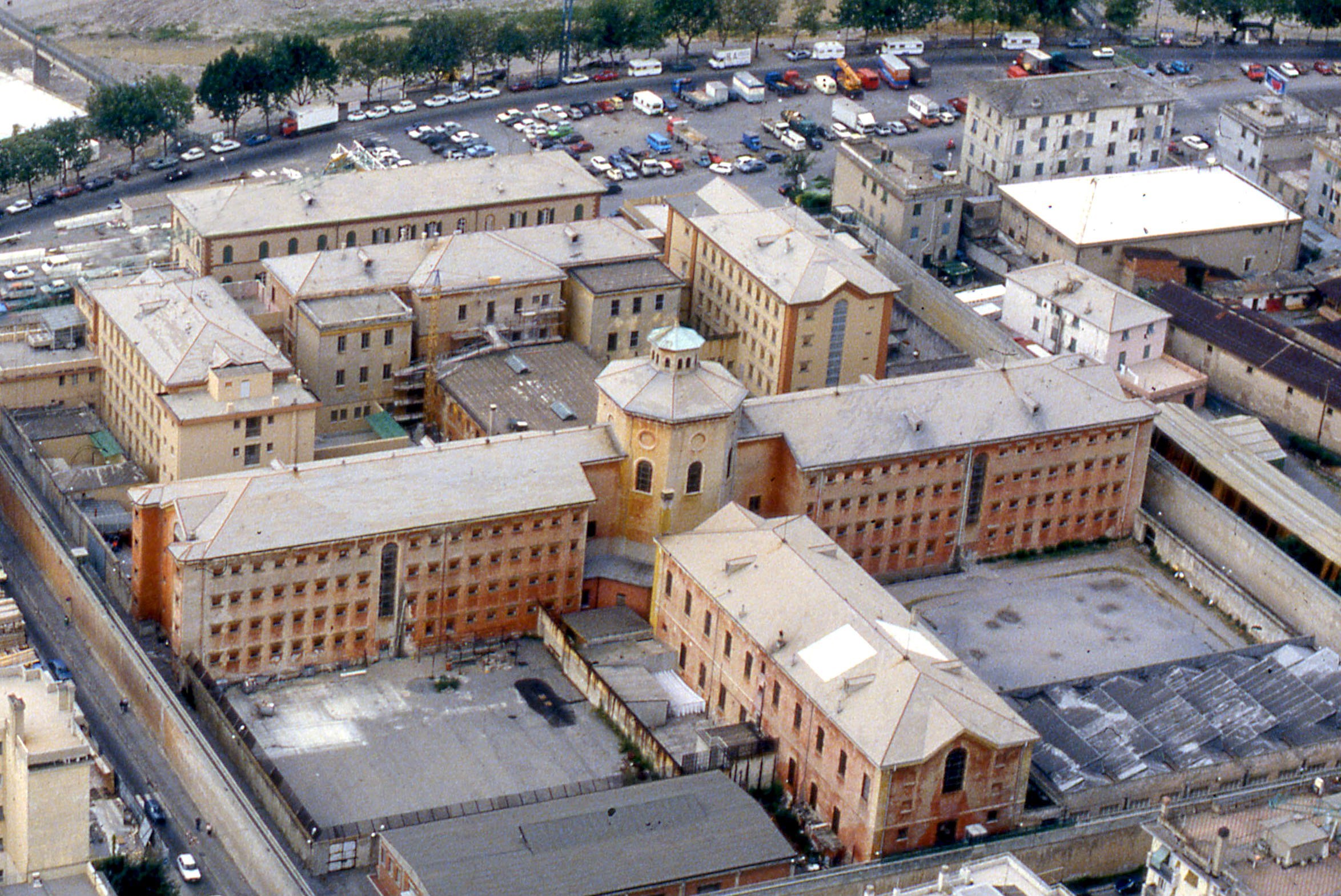 prisons emeutes a marassi a genes des blesses sont a deplorer