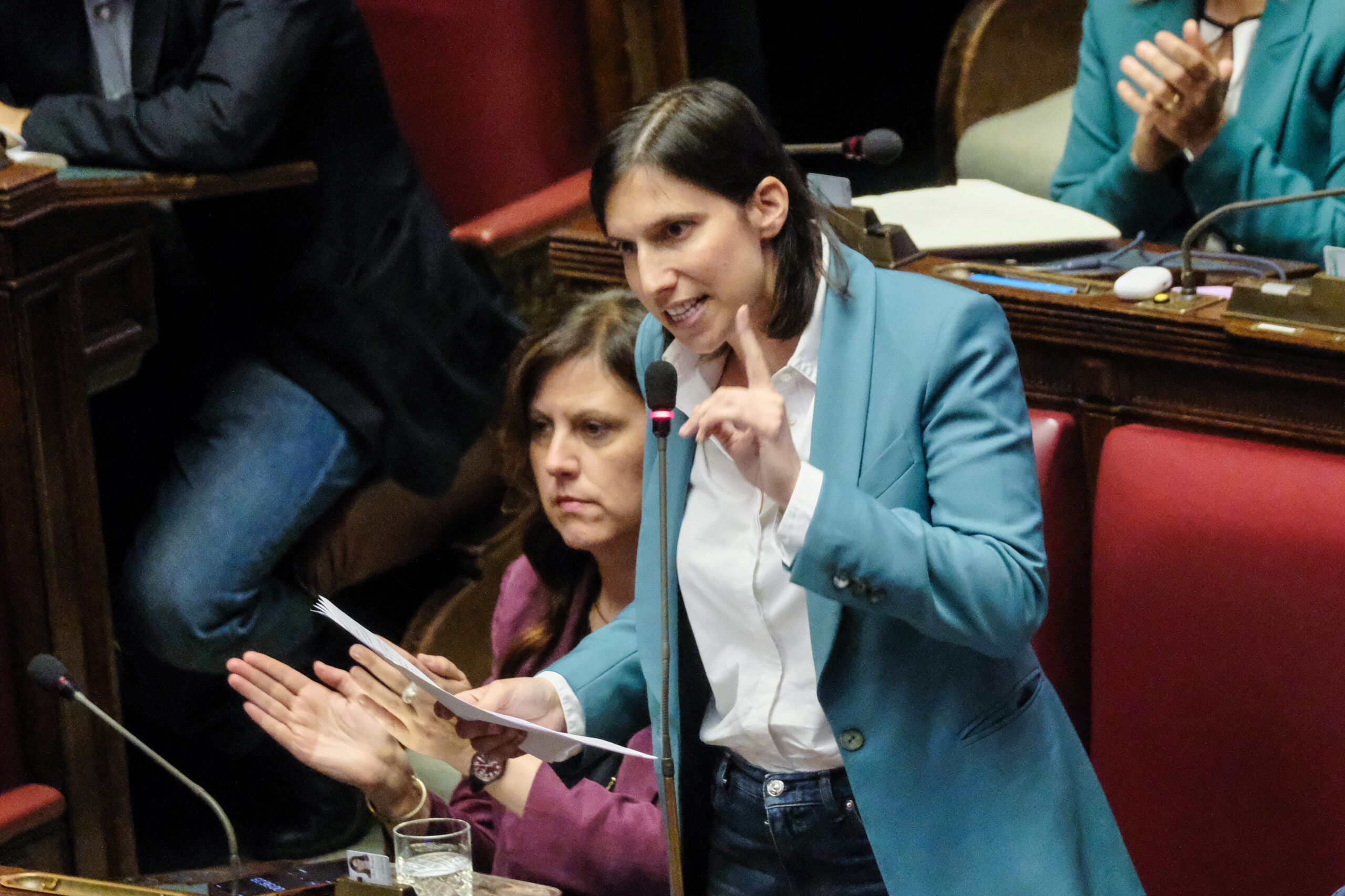 decret securite schlein meloni sans reponse sur leconomie reprime la contestation scaled