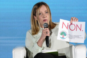 referendum meloni jirai au bureau de vote par respect mais je ne les soutiens pas