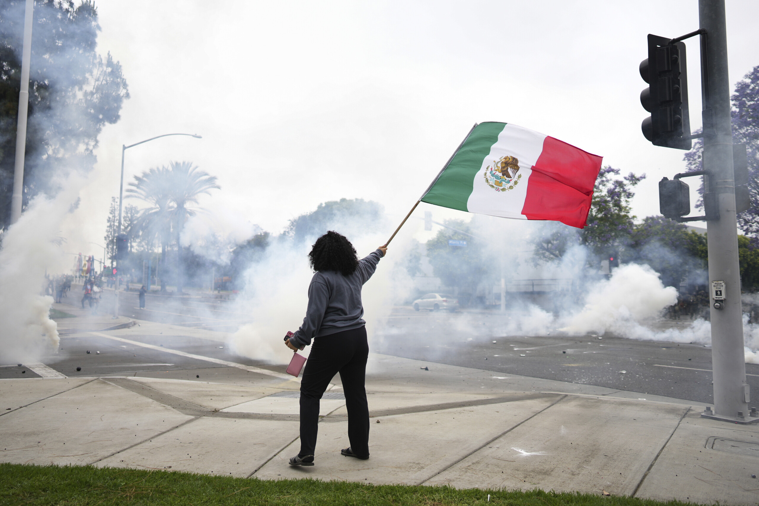 etats unis au moins 120 arrestations lors des manifestations a los angeles scaled