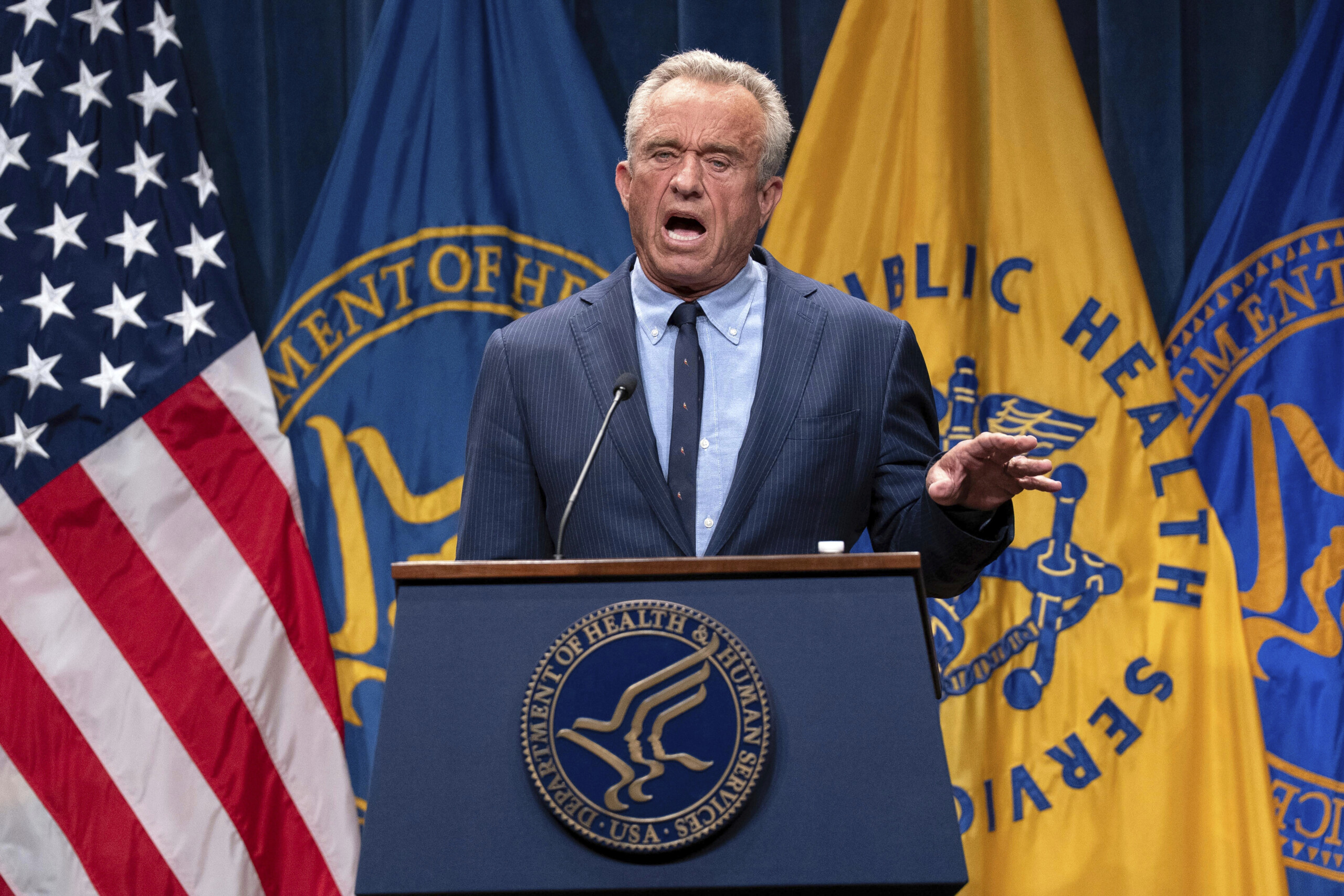 etats unis robert kennedy licencie tous les membres du comite vaccinal des cdc scaled