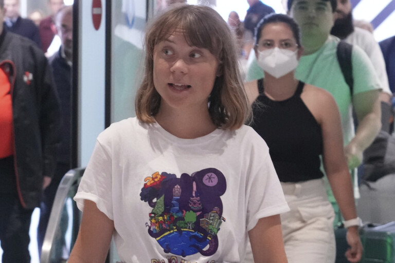 greta thunberg arrive en suede apres avoir ete expulsee disrael