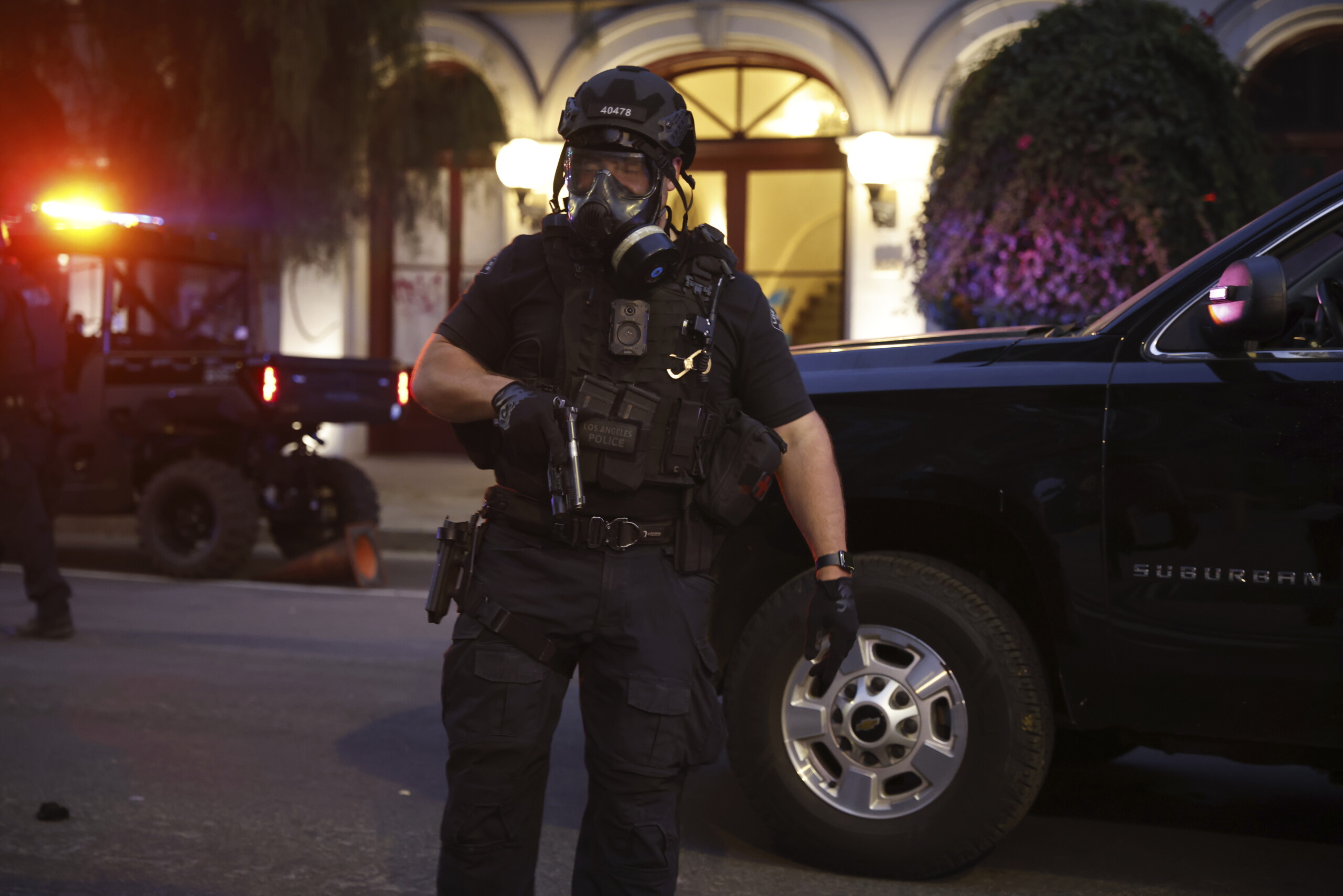 la maire de los angeles impose un couvre feu de 20 h a 6 h scaled