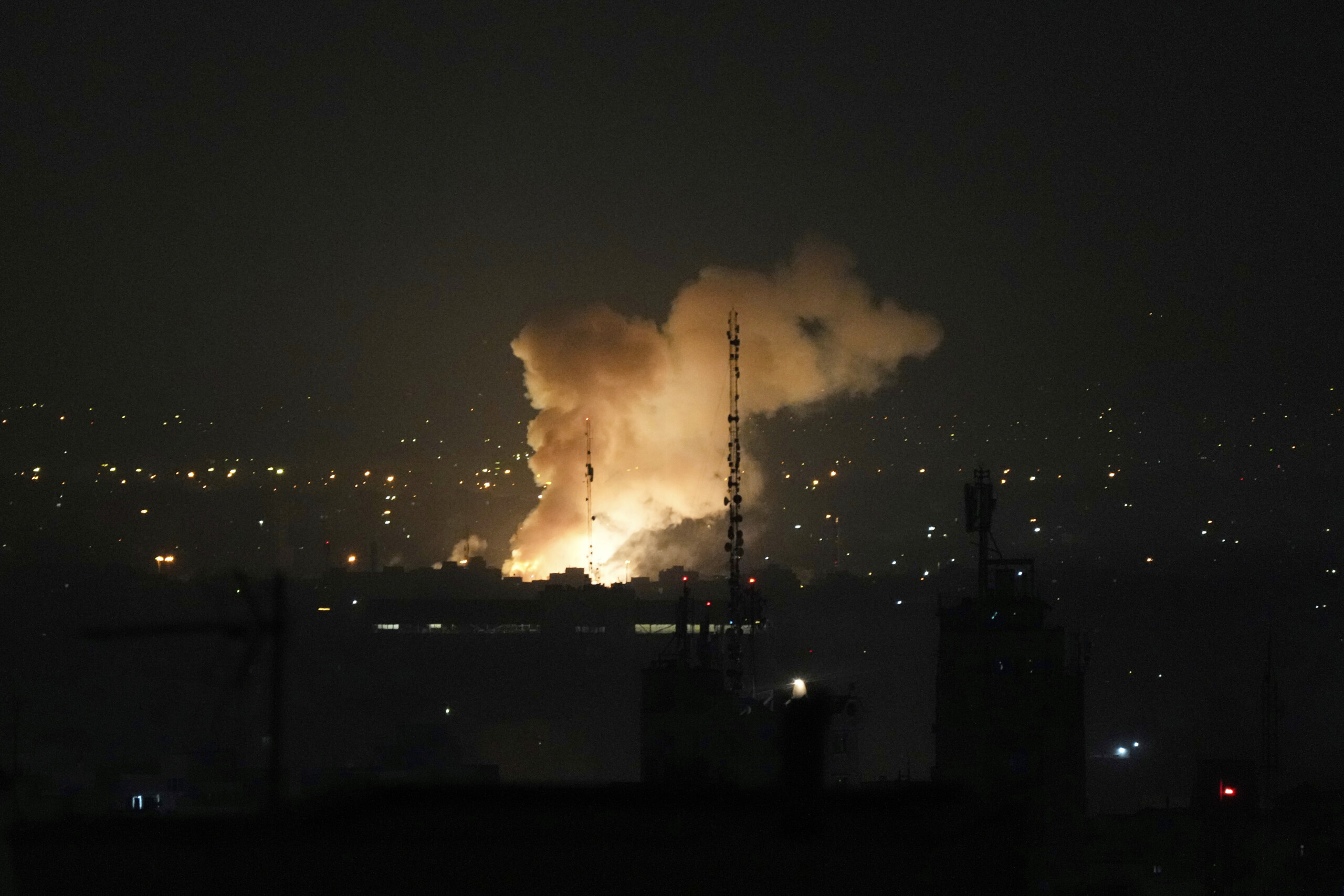 iran les houthis contre israel vu son arsenal nucleaire il ne peut pas jouer les gendarmes scaled