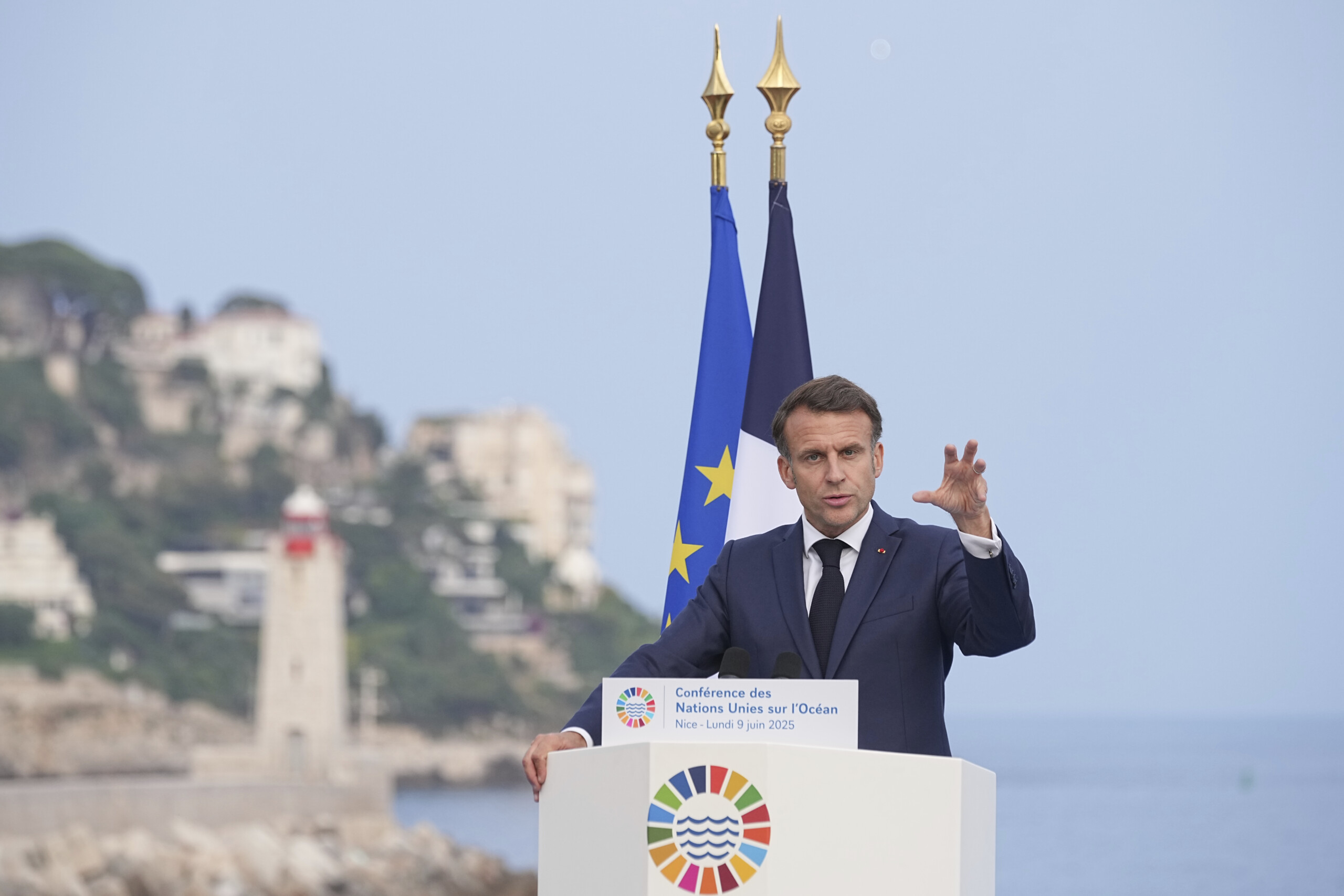 iran macron israel a le droit de se defendre et dassurer sa securite scaled