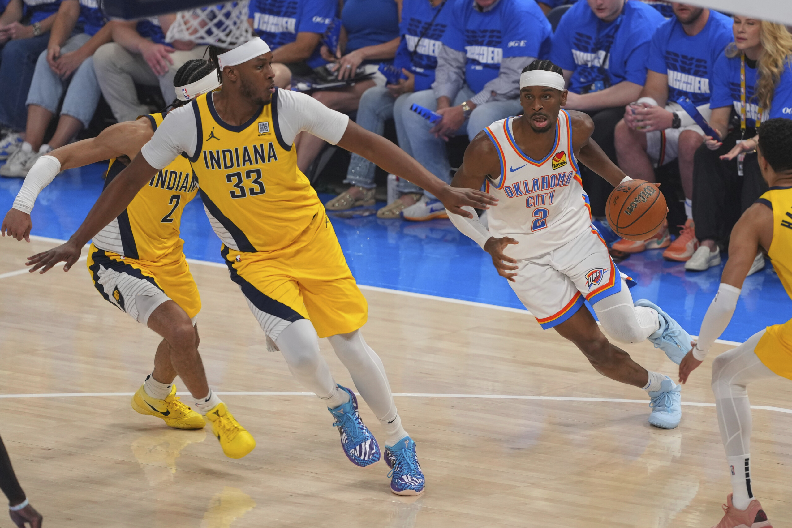 basket finale nba oklahoma souffre mais simpose face a indiana et mene 3 2 scaled