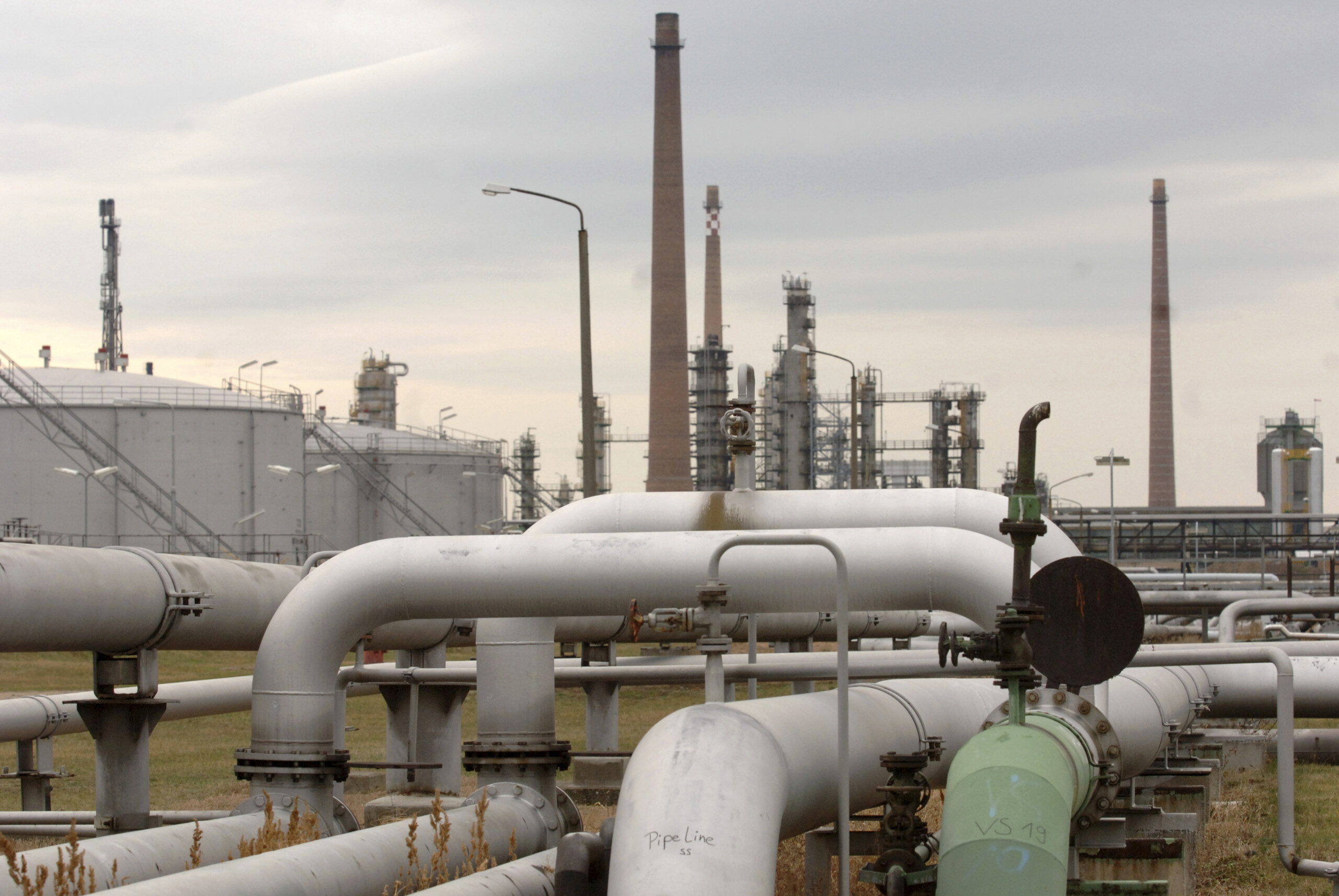 ue adieu aux importations de gaz et de petrole russes dici 2027 scaled