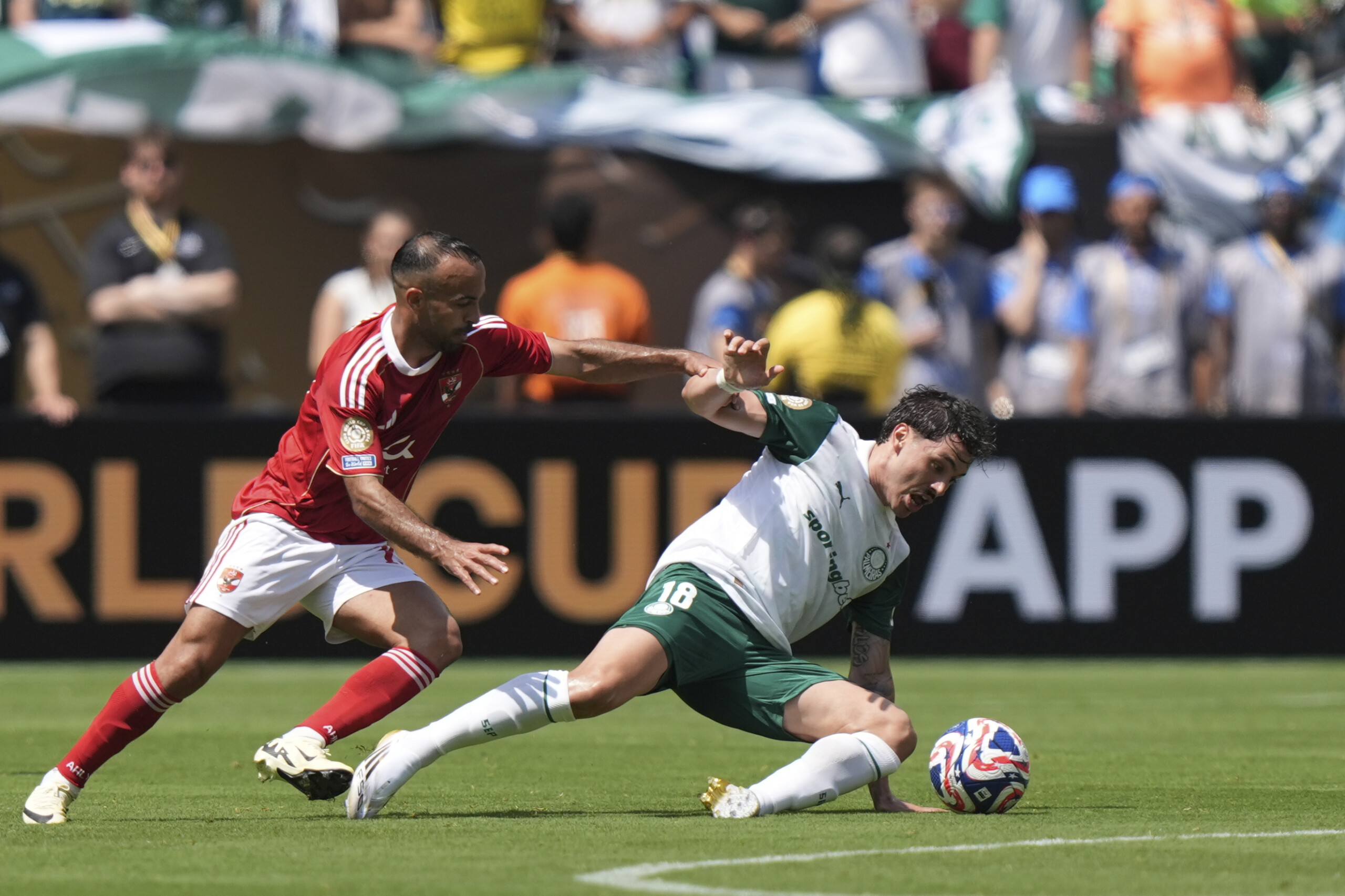 coupe du monde des clubs palmeiras bat al ahly 2 0 et entrevoit les huitiemes scaled