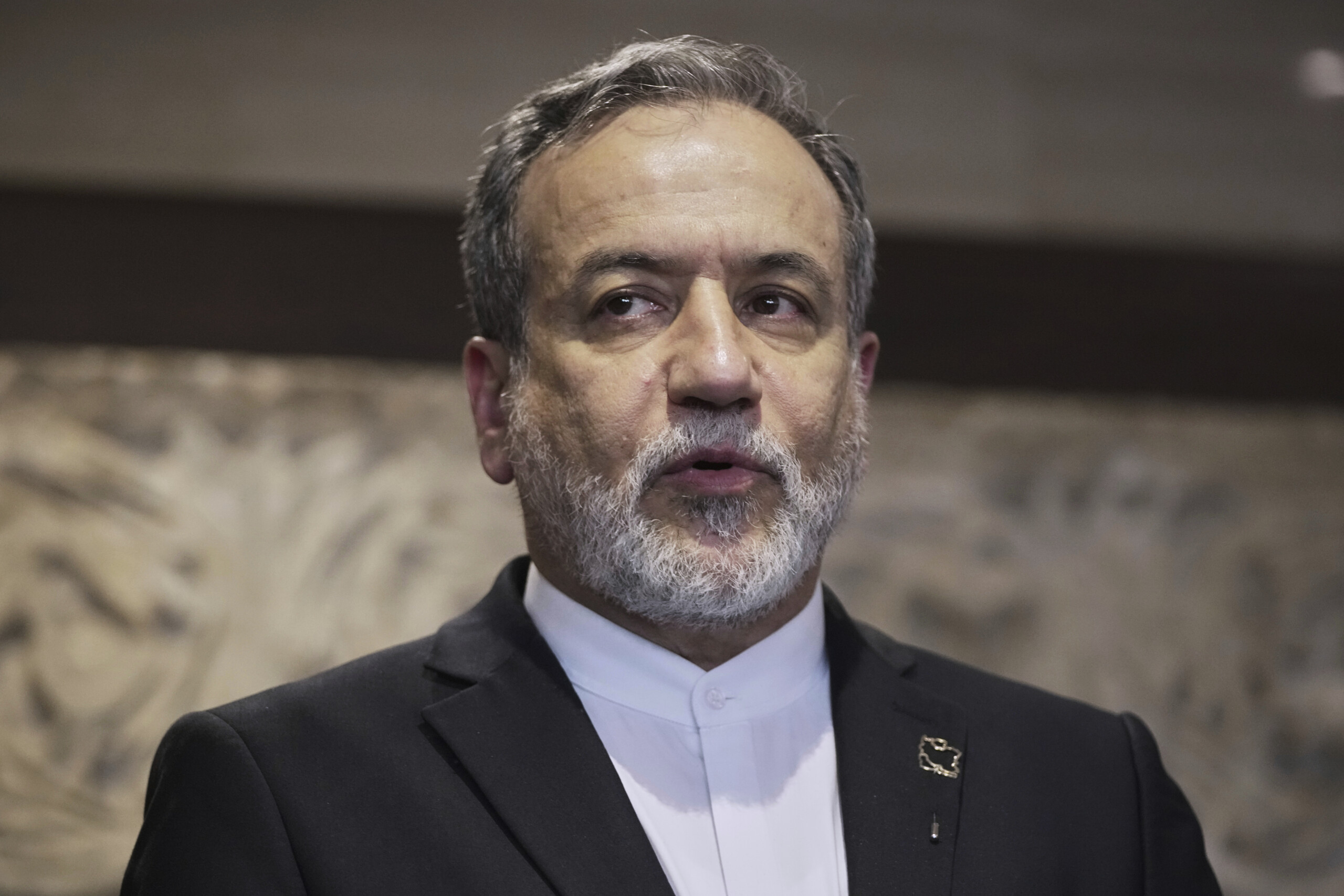 iran araghchi nous exercons notre droit a lautodefense mais restons engages dans la diplomatie scaled
