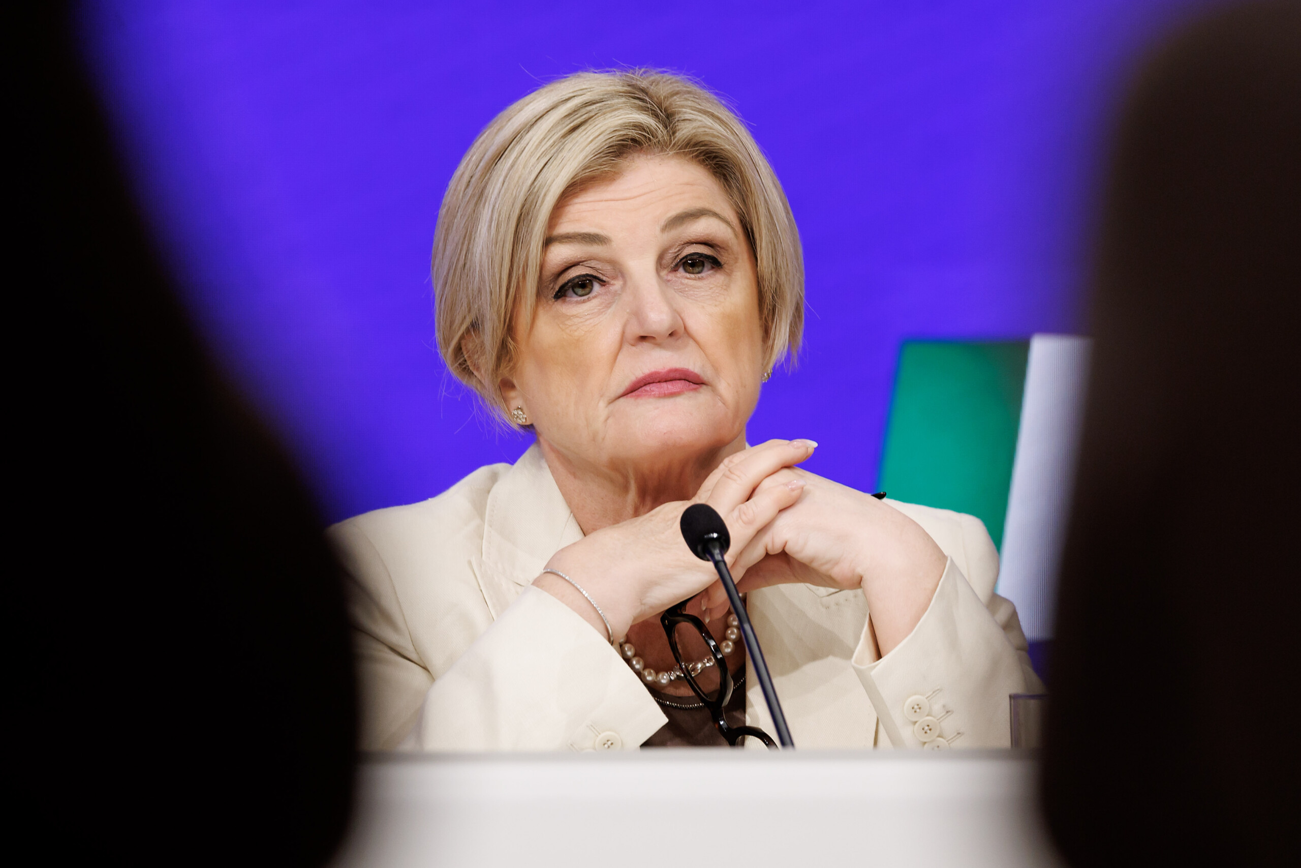 emploi calderone 40 euros par mois aux meres ayant deux enfants ou plus feu vert pour 180 millions supplementaires scaled