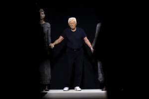 giorgio armani en convalescence apres son hospitalisation il ne sera pas present aux defiles