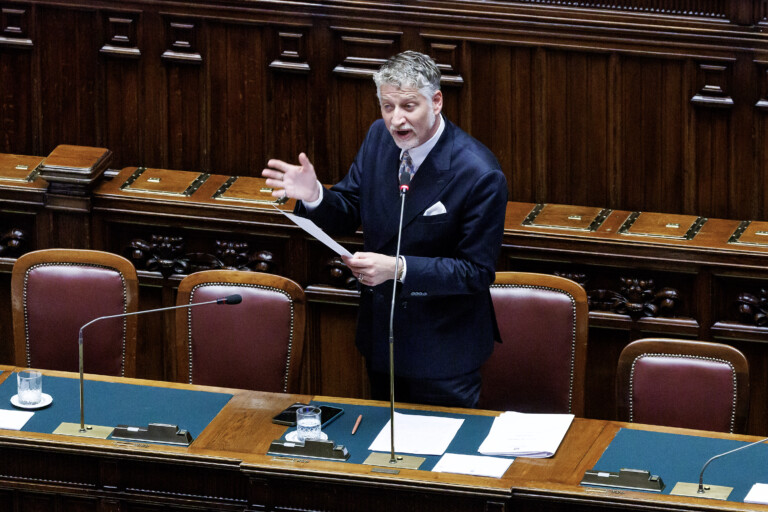 mic giuli la tva sur les oeuvres dart passe de 22 a 5 litalie prend ainsi la tete du classement