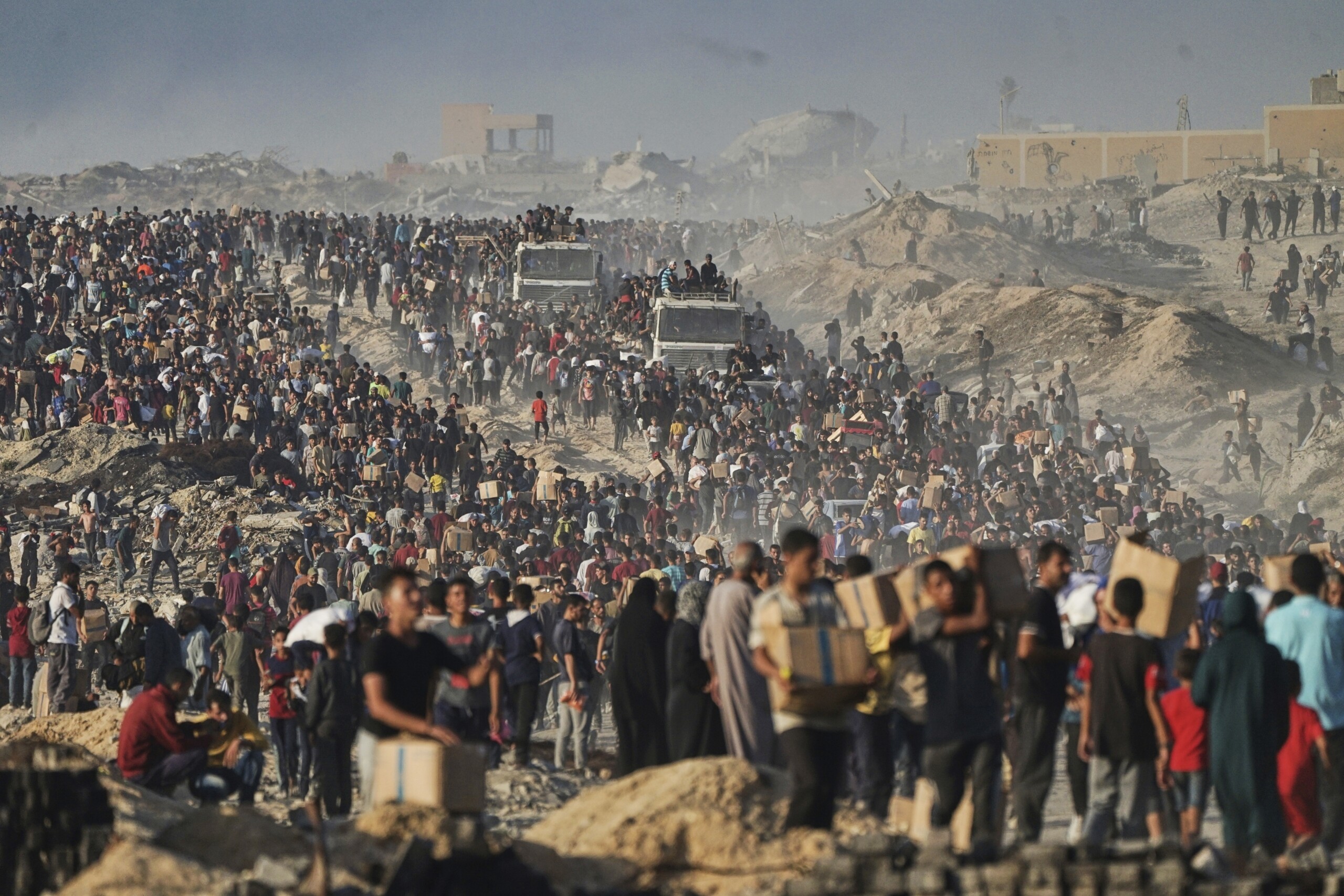 moyen orient selon les medias des coups de feu ont ete tires sur une foule attendant laide a gaza faisant 35 morts scaled