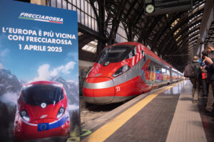 fs frecciarossa train officiel de la semaine de la mode de milan 2025