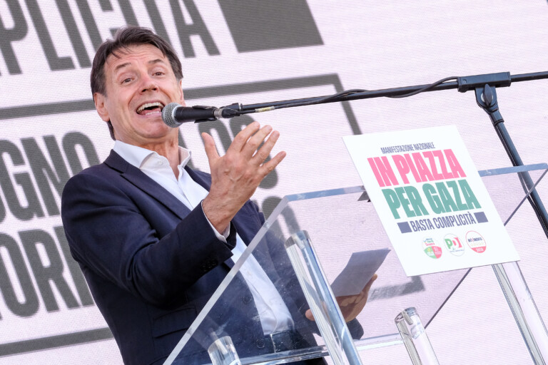 rearmement conte cest fou la population qui dit non est une ecrasante majorite