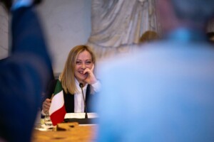 les etats unis attaquent liran meloni en contact avec ses allies et les dirigeants de la region engagement en faveur dune table des negociations