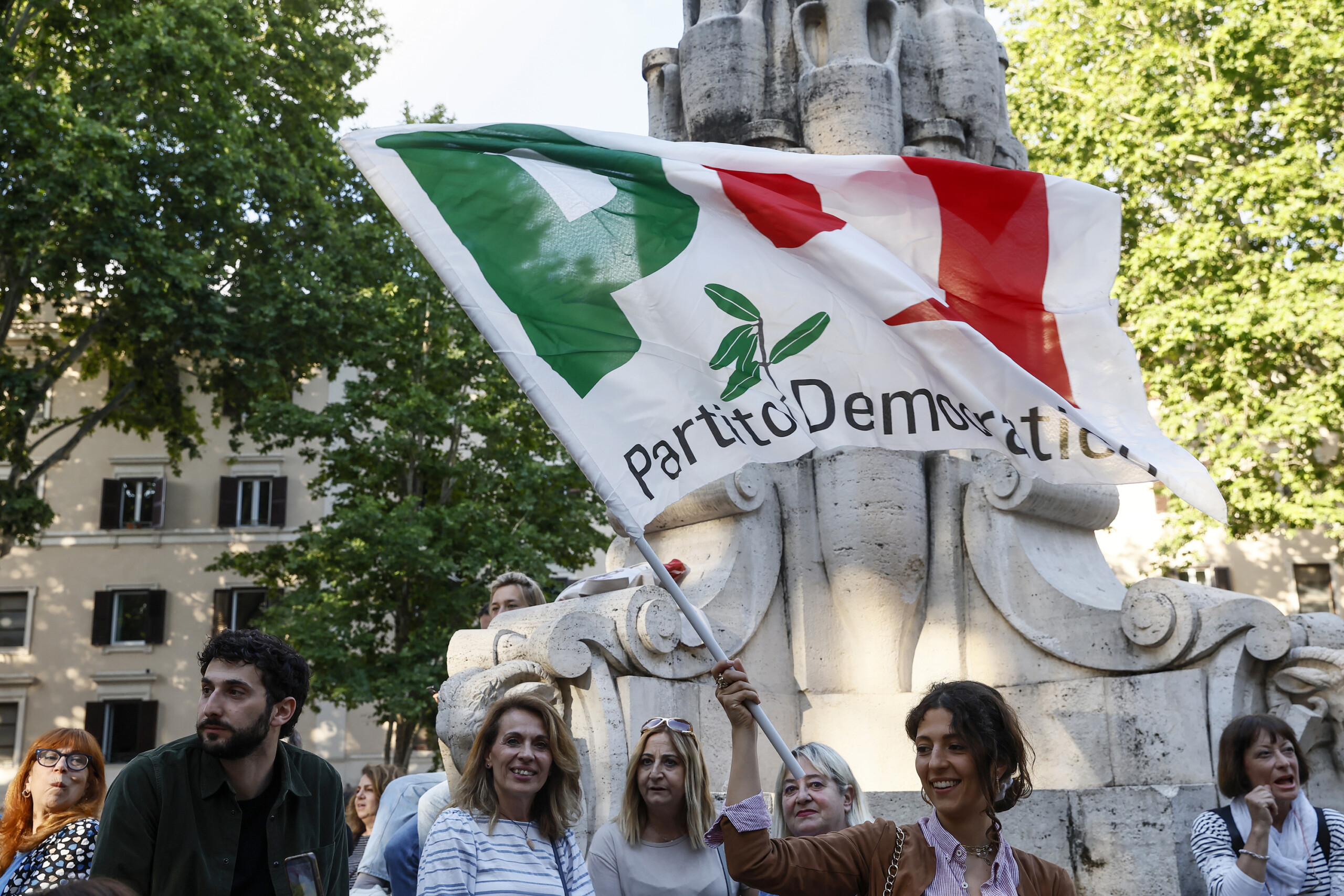 accidents de la route une voiture percute des amis dans un bar un conseiller du parti democrate decede dans la region de forli scaled