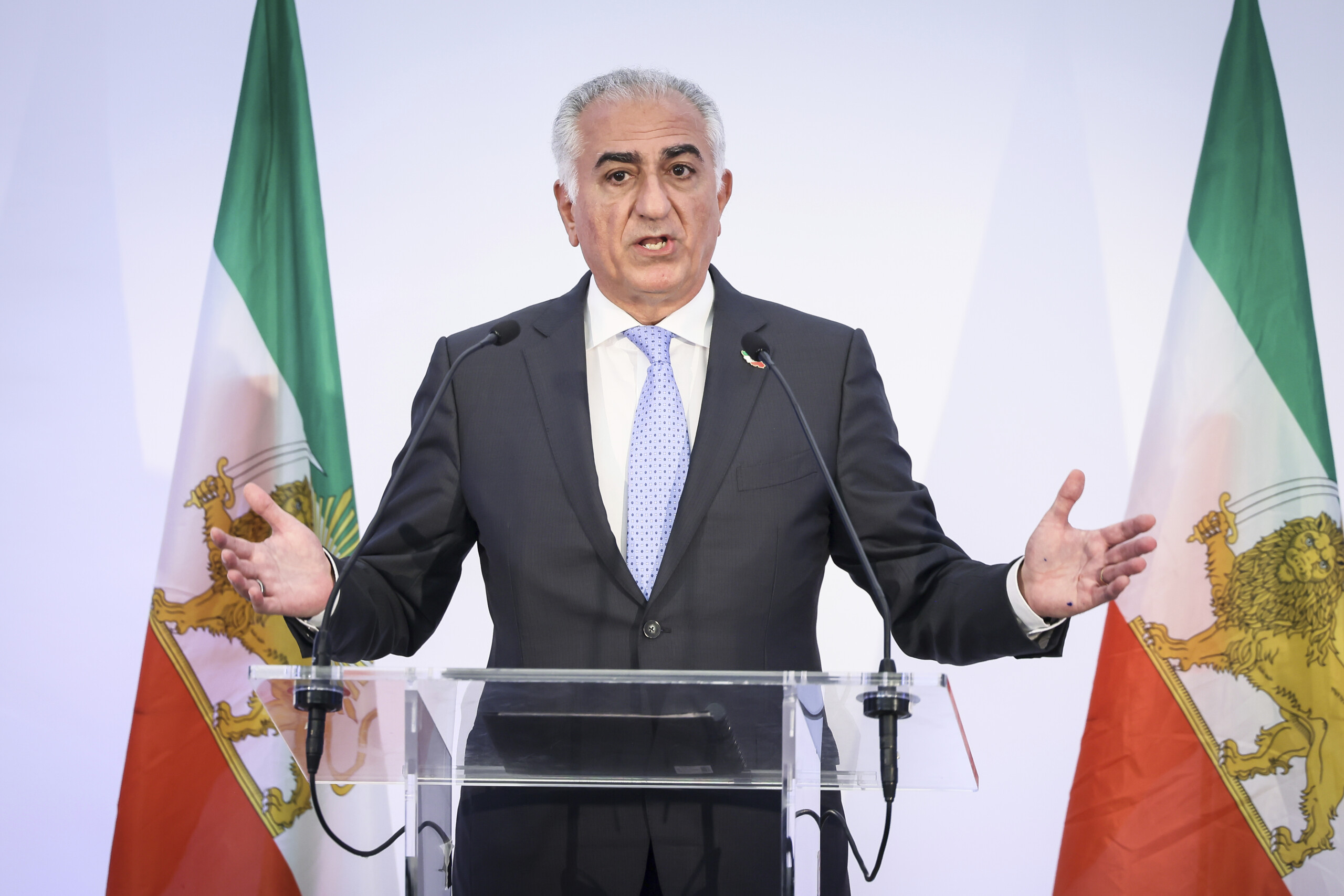 iran le fils du shah pahlavi le regime seffondre cest une chance pour un veritable changement scaled