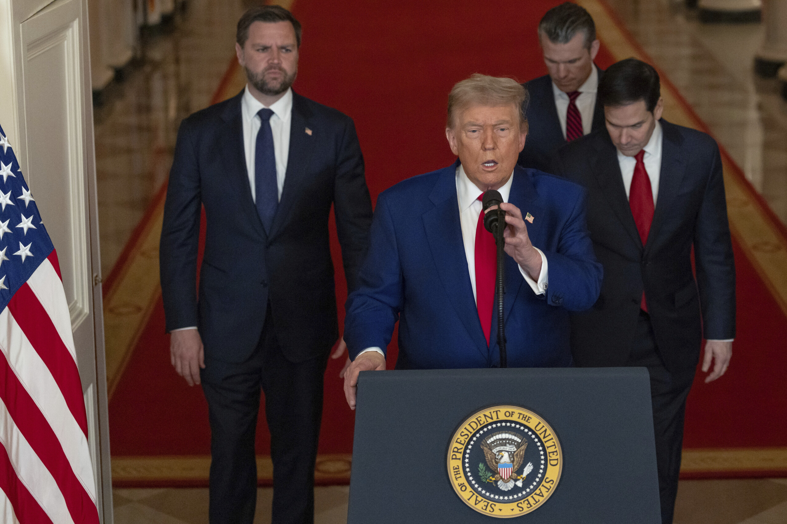 iran trump et les hauts grades militaires dans la situation room scaled