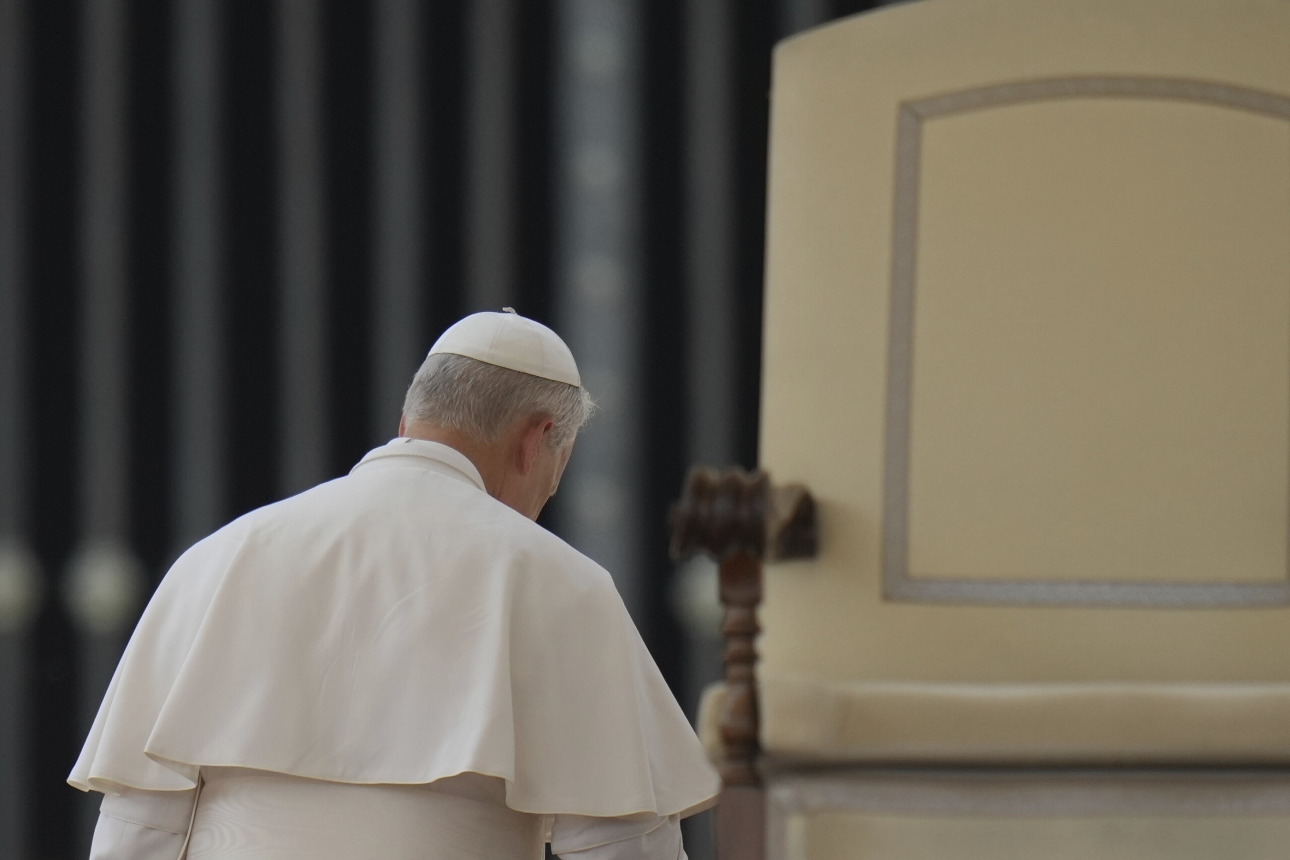 abus le pape aux eveques soyez fermes et determines dans votre lutte contre ces abus scaled