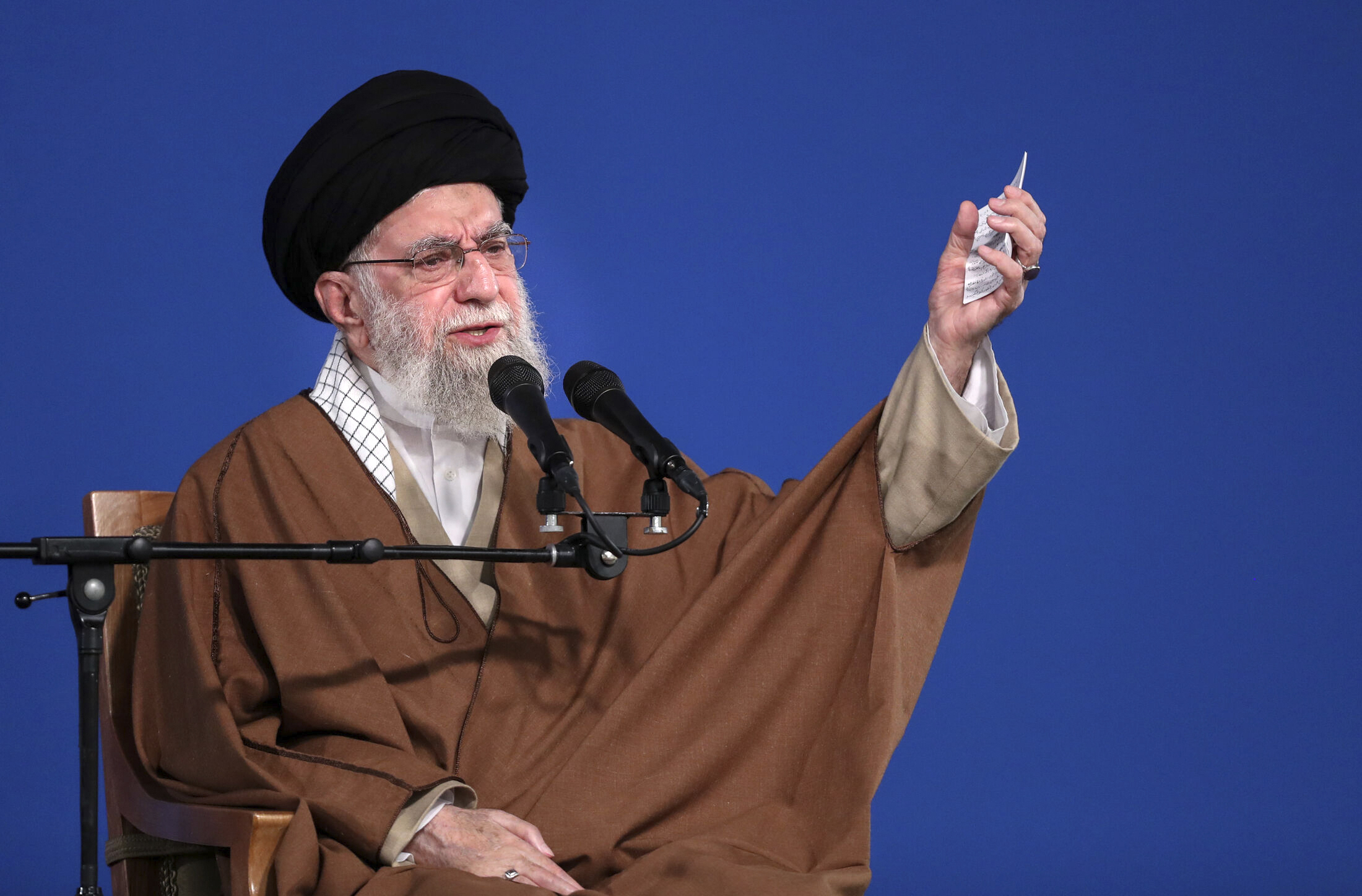 iran khamenei israel ecrase sous nos coups