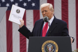 droits de douane les etats unis et lue confiants quant a un accord avant le 9 juillet