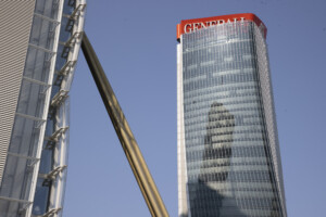 pompiers la tour hadid est sure aucun dommage structurel
