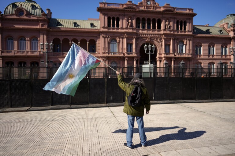 argentine la cour supreme autorise lextradition de lancien membre des brigades rouges leonardo bertulazzi