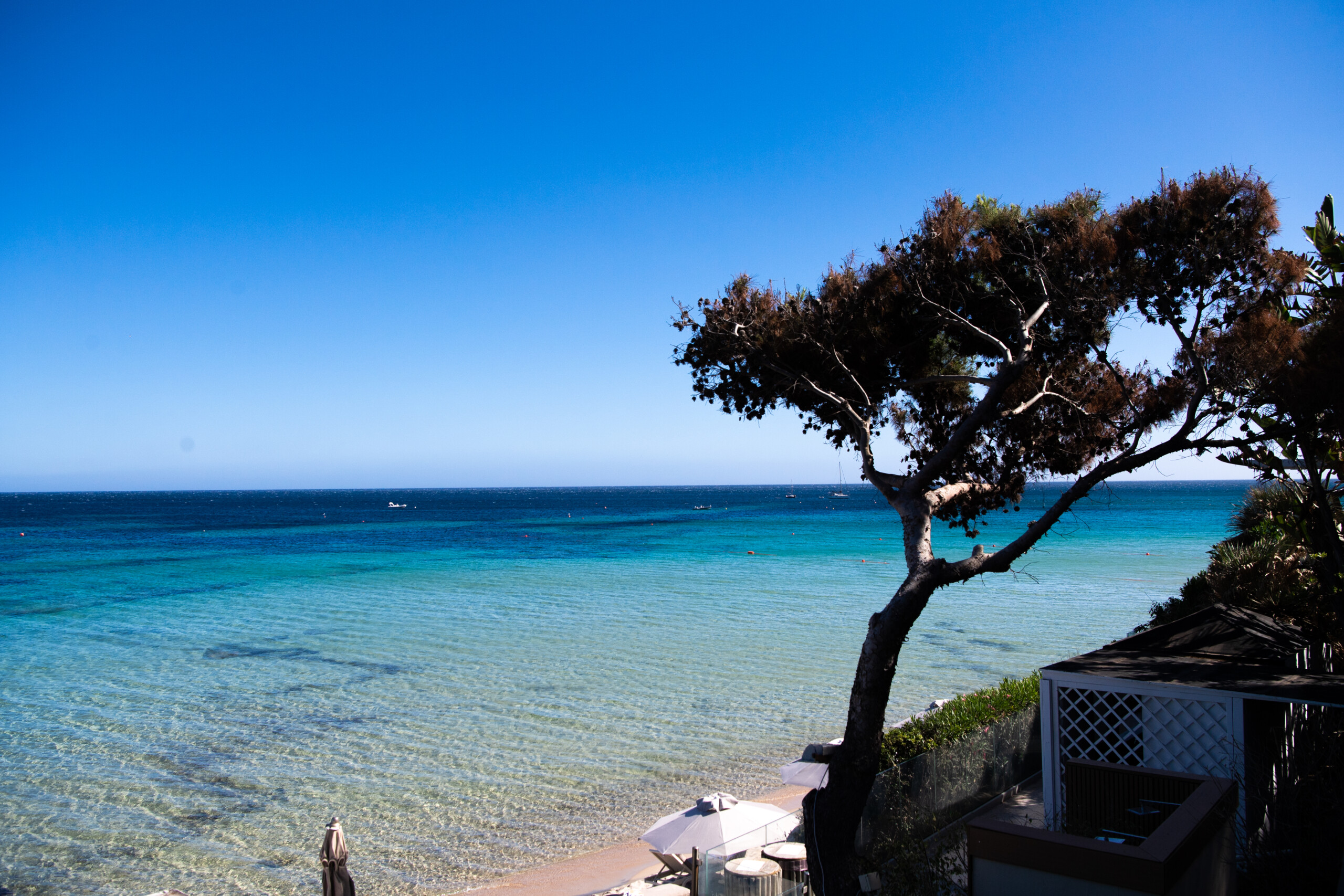 chaleur malaises sur la plage deux morts en sardaigne scaled