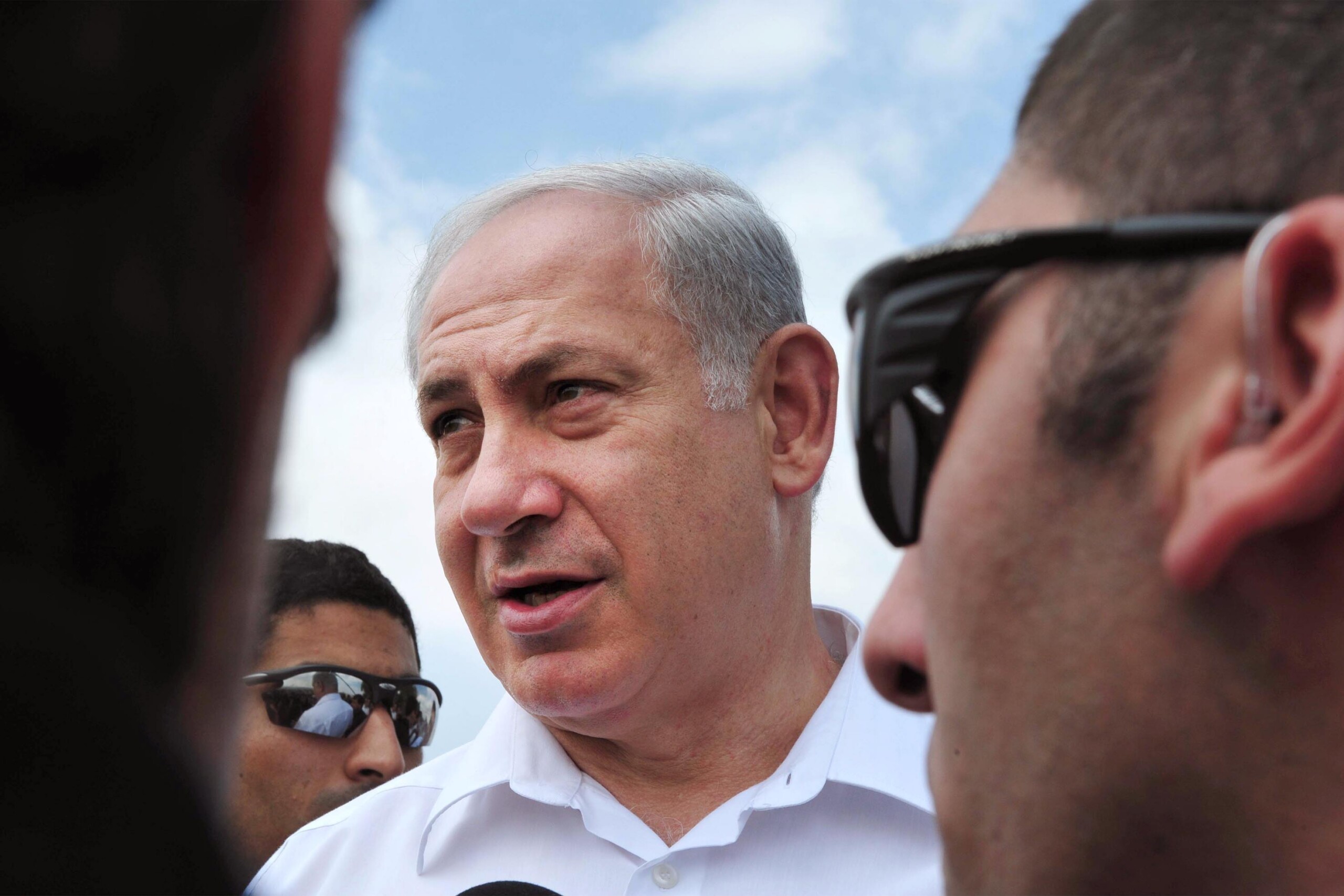 protestations au kibboutz nir oz netanyahu entre par une entree laterale scaled