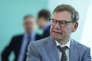 ukraine berlin nous comptons sur des efforts concrets de pekin et moscou pour mettre fin a la guerre