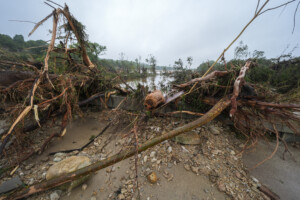 etats unis le bilan des inondations au texas seleve a 27 morts dont 9 enfants