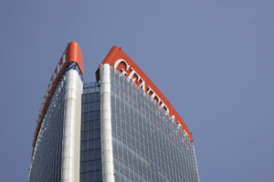 milan la tour generali rouvre les employes de retour sur site des demain