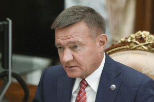 russie le ministre des transports destitue sest suicide