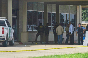 texas il ouvre le feu avec un fusil sur la police frontaliere abattu