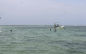 mer rouge trois marins tues dans une attaque houthiste contre un navire grec