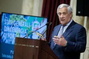ius scholae tajani en phase avec pier silvio berlusconi ce nest pas non plus une priorite pour moi