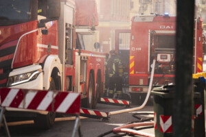 castiglione della pescaia incendie dans un camping 600 personnes evacuees