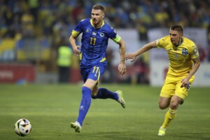football fiorentina larrivee dedin dzeko est officielle